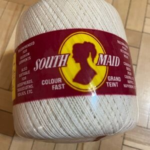South Maid White Cotton Yarn
